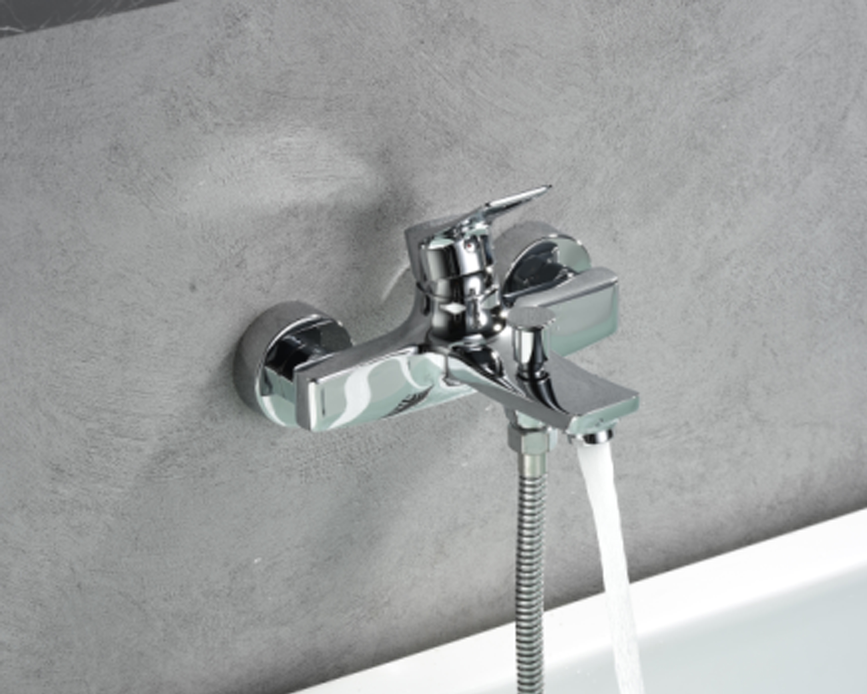 Single handle bath mixer